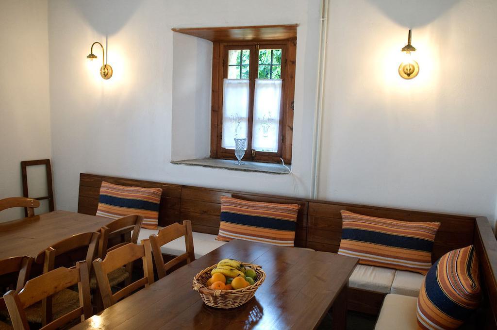Hotel Alatinos Pinakátai Exteriér fotografie